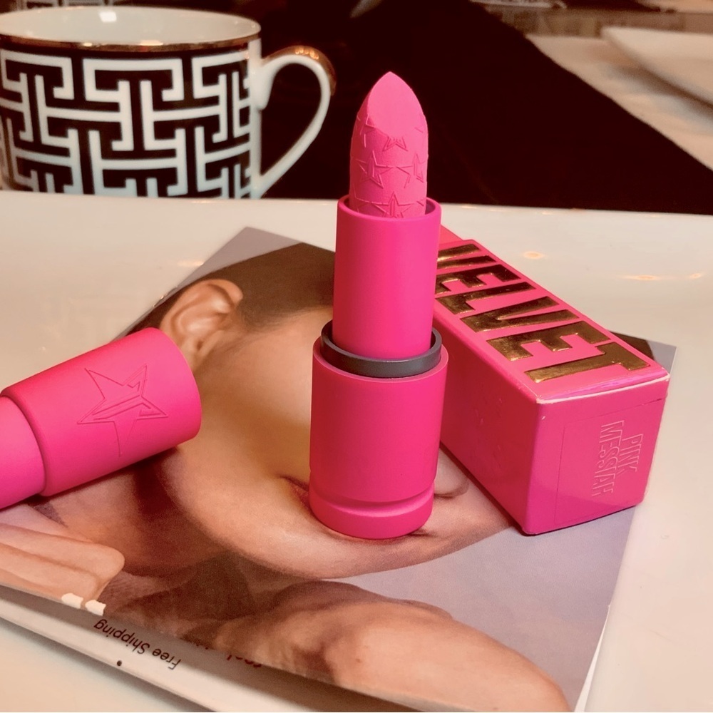 Jeffree Star Velvet Trap Pink Messiah- BNIB